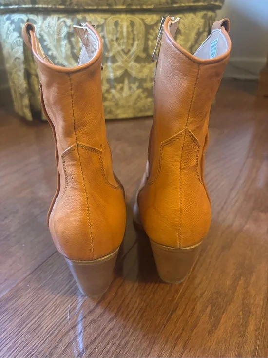 Women’s Tan Brayden Boots with Metallic Toe Free People - Picture 2 of 6